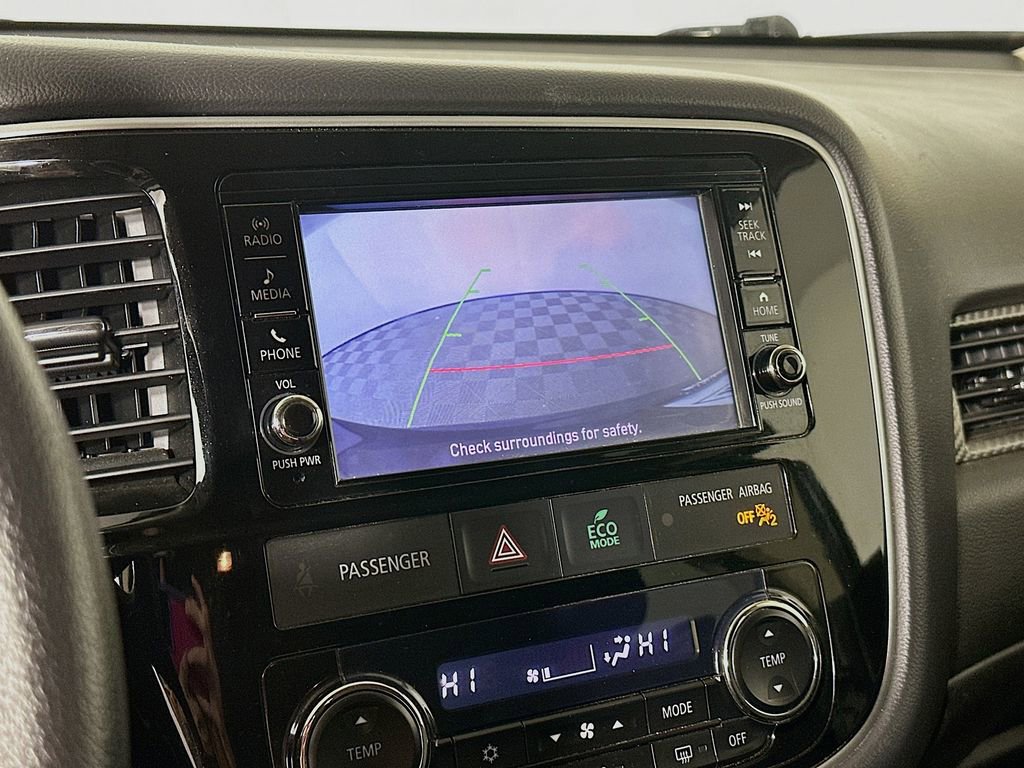 Used 2018 Mitsubishi Outlander ES image 17