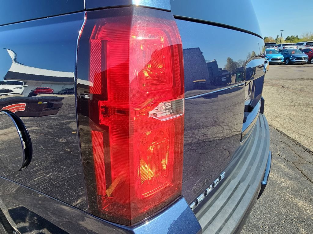 Used 2018 Chevrolet Tahoe LT w/ LT Signature Package AWD/4WD image 39