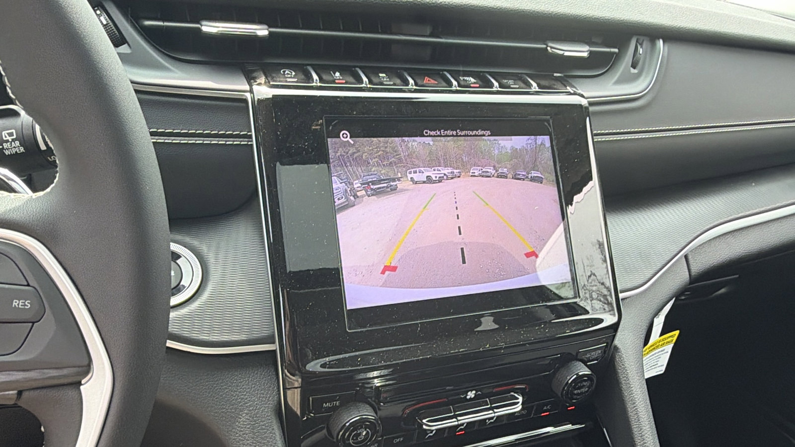 Used 2023 Jeep Grand Cherokee Laredo w/ Trailer Tow Prep Group (B) image 33