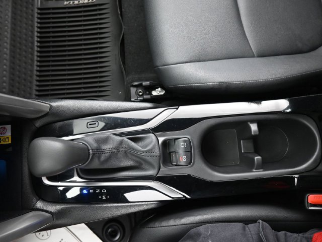Used 2023 Toyota Corolla Cross XLE w/ Convenience Package FWD image 34