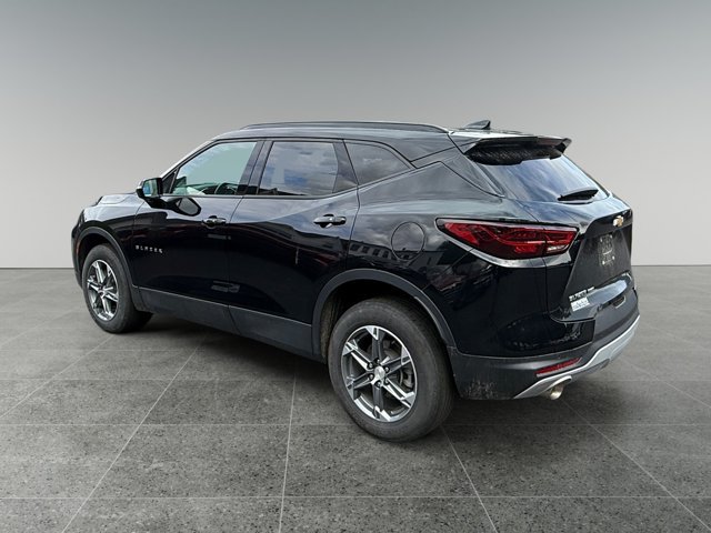 Used 2023 Chevrolet Blazer LT AWD/4WD image 3