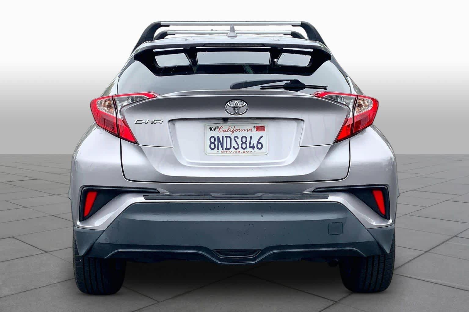 Used 2019 Toyota C-HR XLE FWD image 4