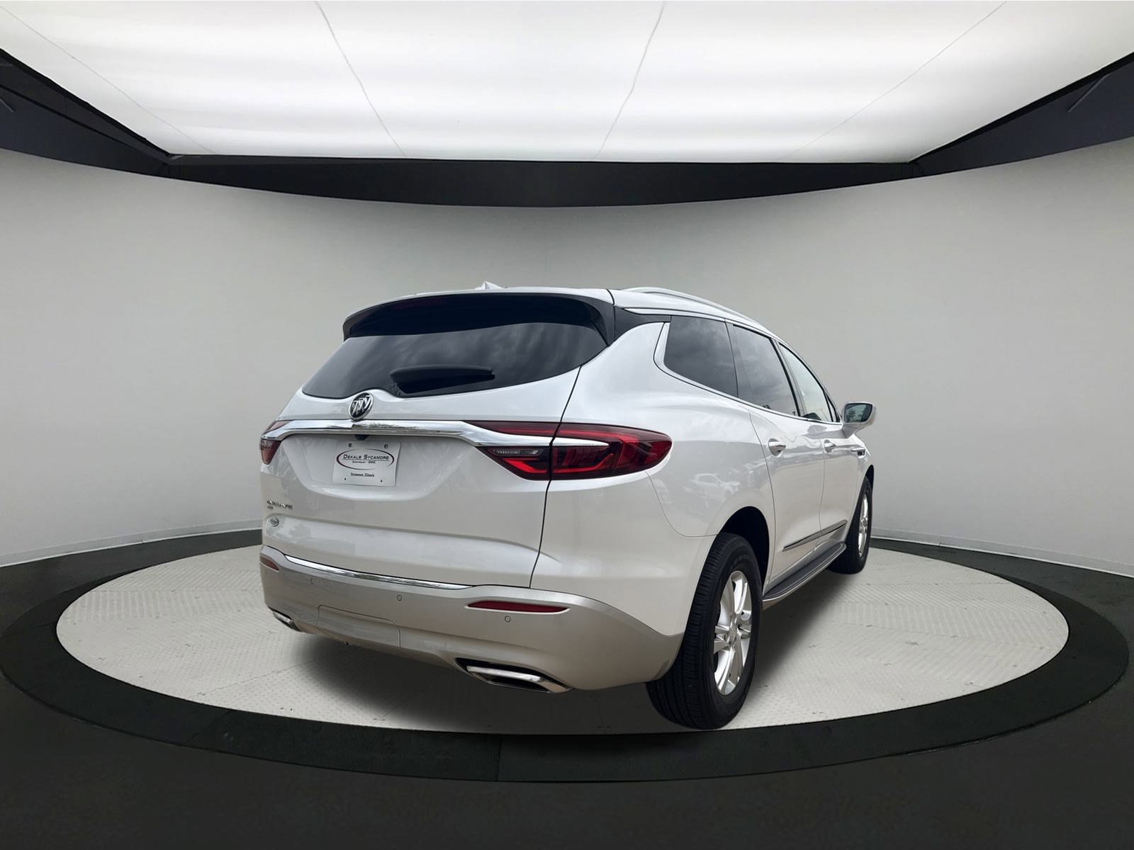 Used 2020 Buick Enclave Essence w/ Sound and Sites Package image 4