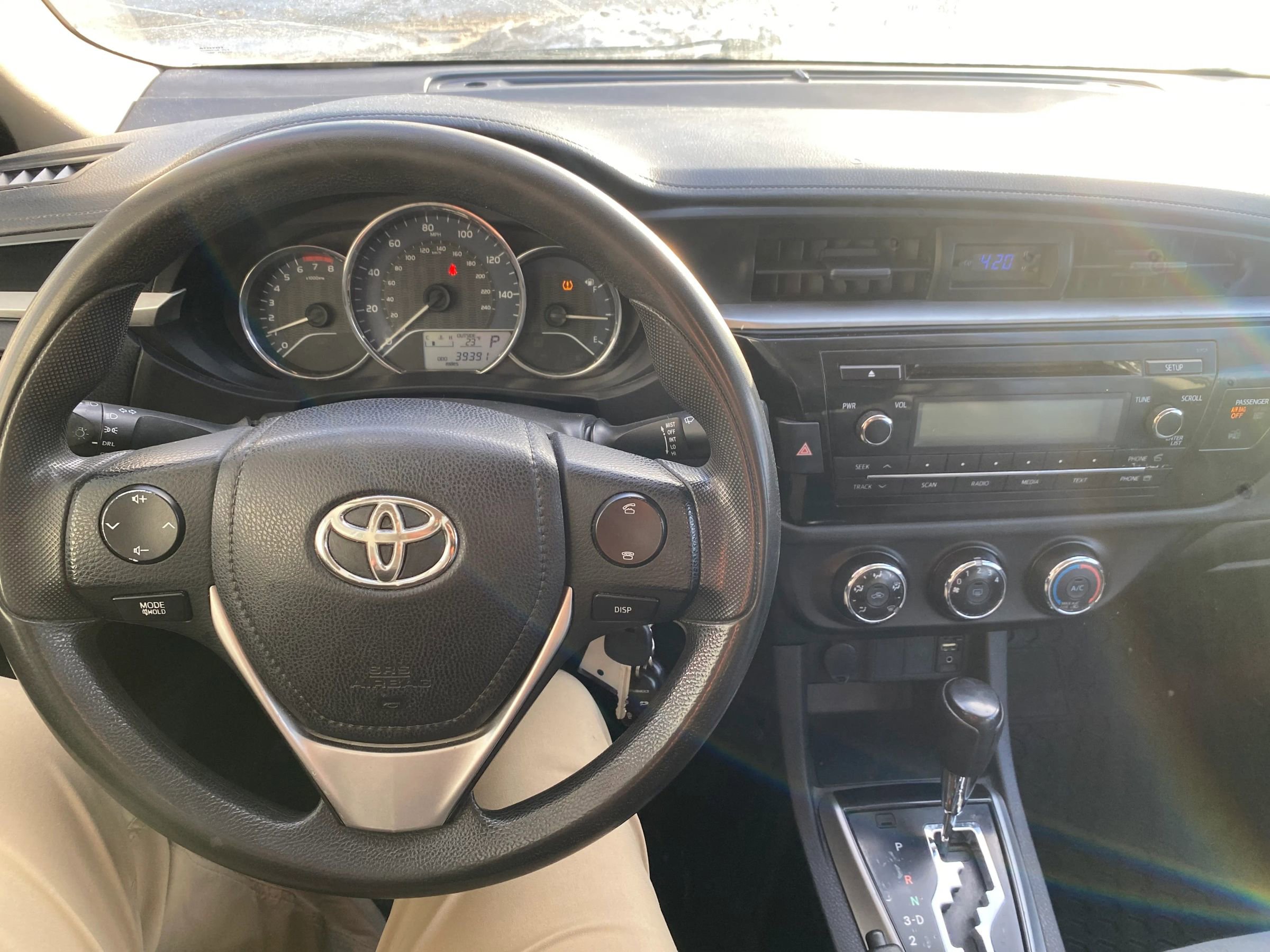 Used 2015 Toyota Corolla L image 12