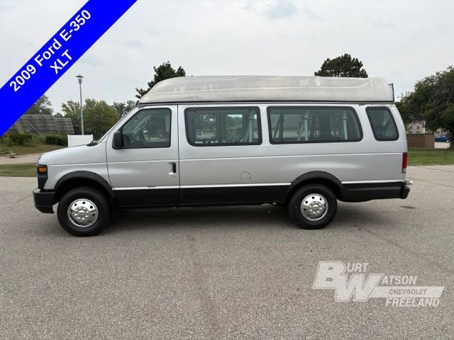 Used 2009 Ford E-350 and Econoline 350 XLT RWD image 2