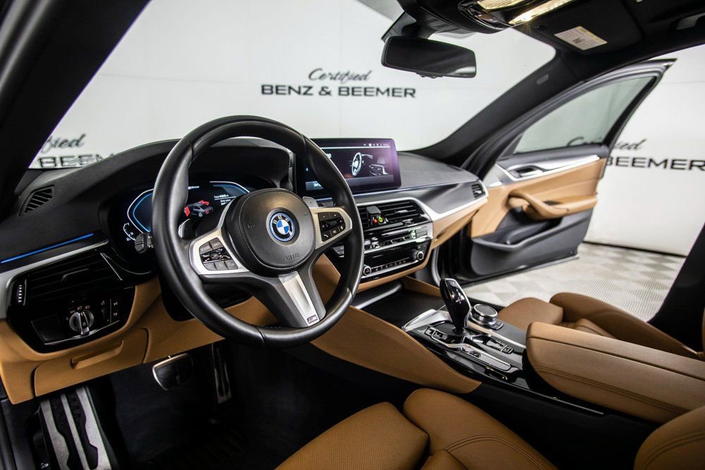 Used 2023 BMW 530e w/ M Sport Package image 20