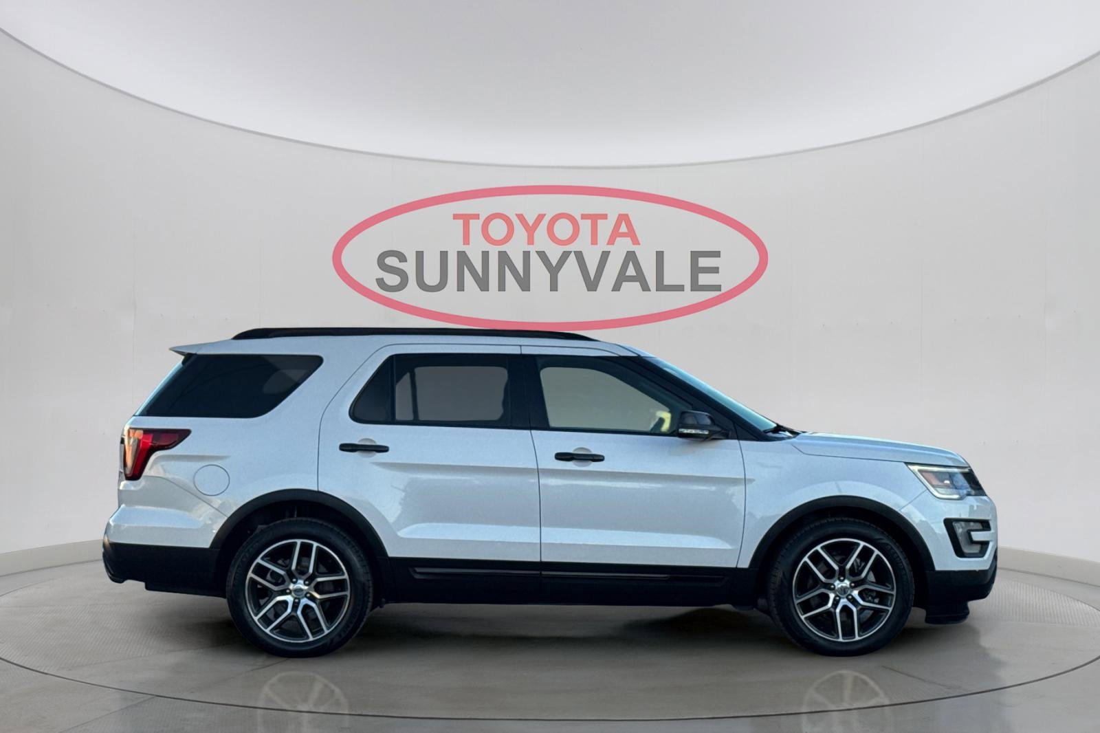 Used 2017 Ford Explorer Sport w/ Equipment Group 401A image 9
