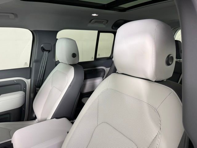 New 2026 Land Rover Defender 110 X-Dynamic SE AWD/4WD image 6