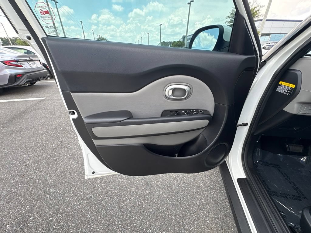 Used 2016 Kia Soul FWD image 9