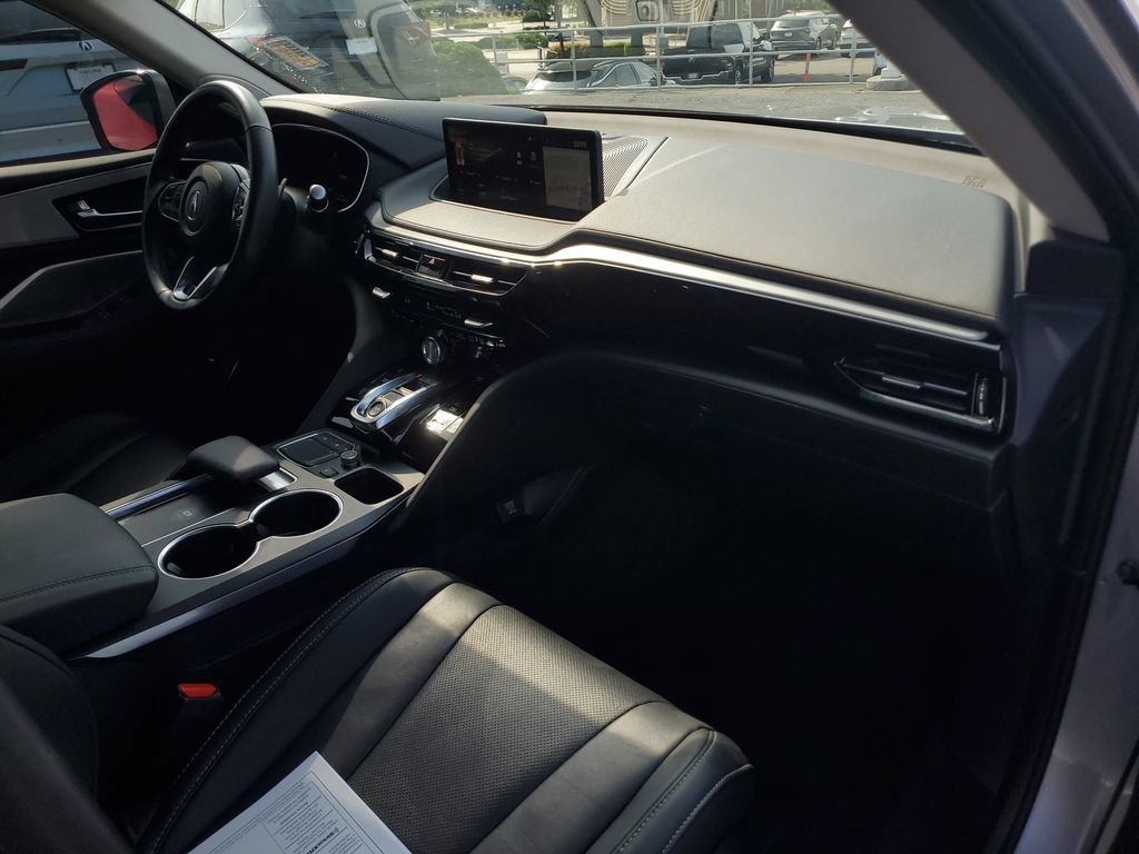 Certified 2024 Acura MDX w/ Technology Package FWD image 4