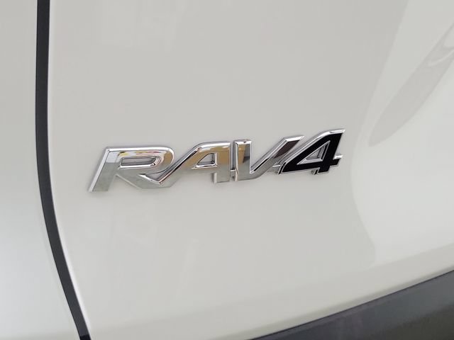 Used 2025 Toyota RAV4 XLE FWD image 9