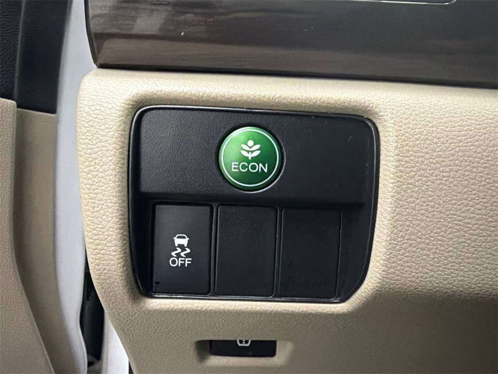 Used 2017 Honda Accord EX image 32