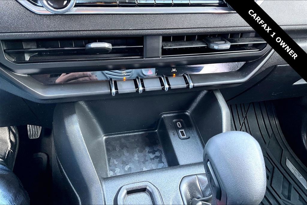 Used 2024 Chevrolet Colorado W/T image 16