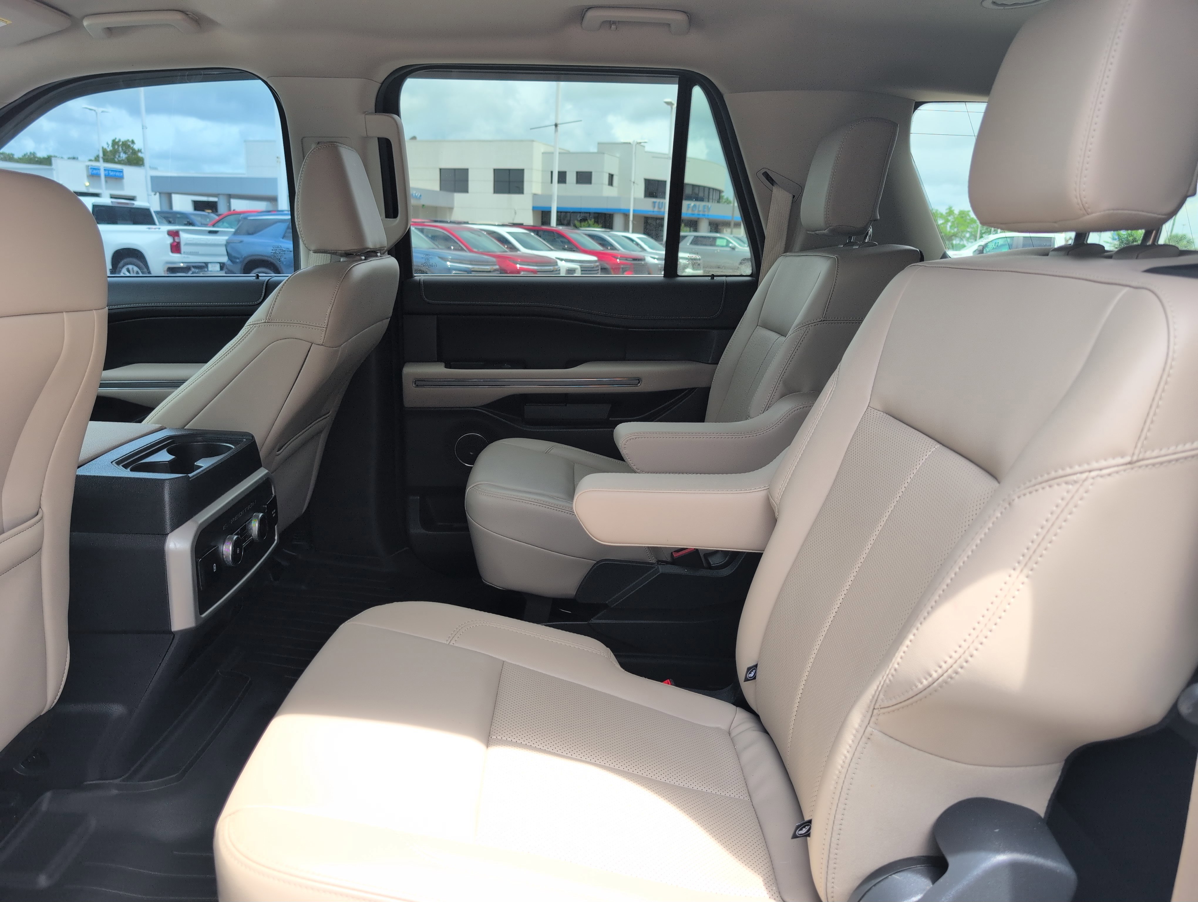 Used 2024 Ford Expedition Max XLT RWD image 33