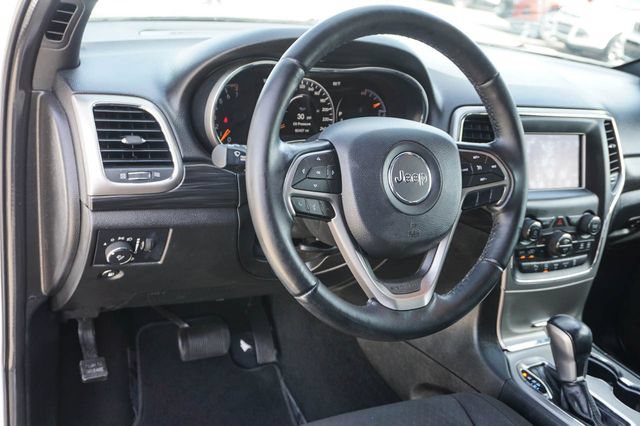 Used 2021 Jeep Grand Cherokee Laredo RWD image 8
