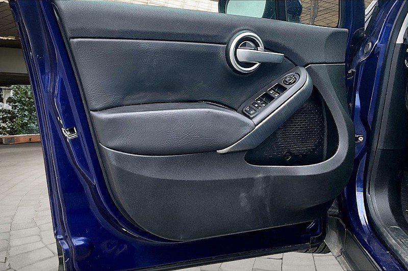 Used 2018 FIAT 500X Trekking image 15