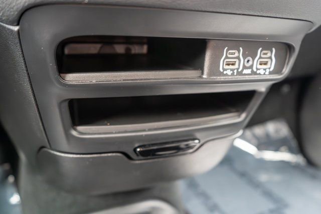 Used 2023 Chrysler Pacifica Touring-L w/ S Appearance Package image 34