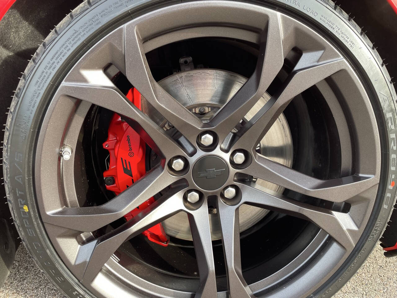 Used 2018 Chevrolet Camaro SS RWD image 14