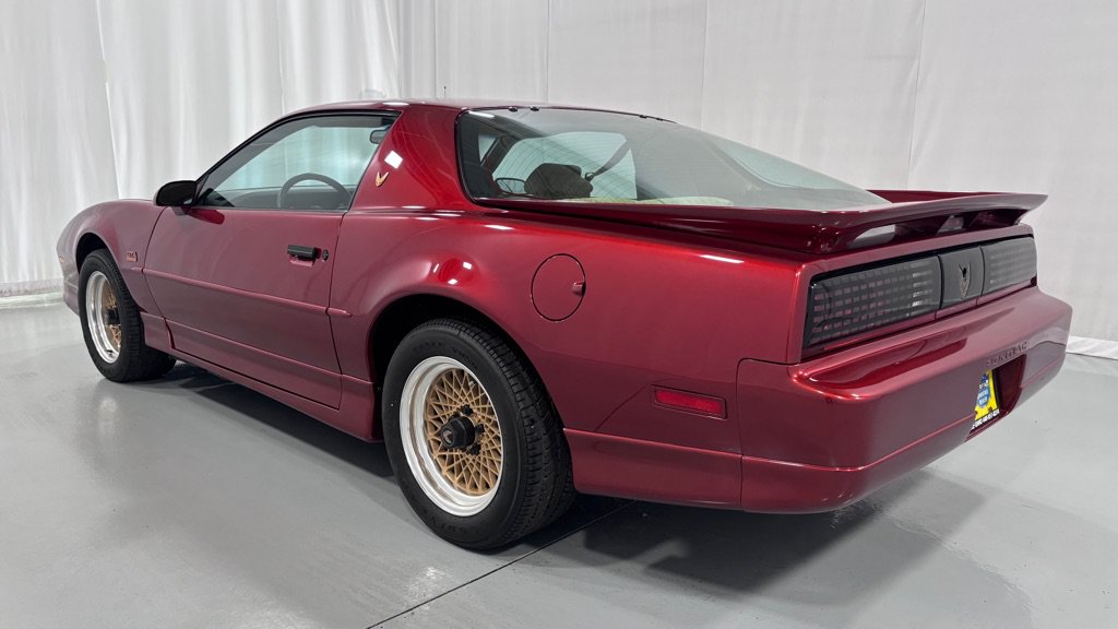 Used 1987 Pontiac Firebird Trans Am RWD image 7