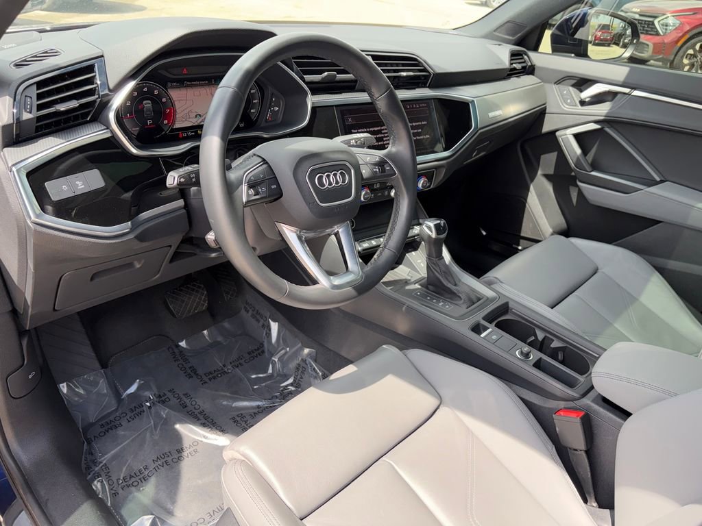 Used 2024 Audi Q3 2.0T Premium Plus w/ Premium Plus Package image 7
