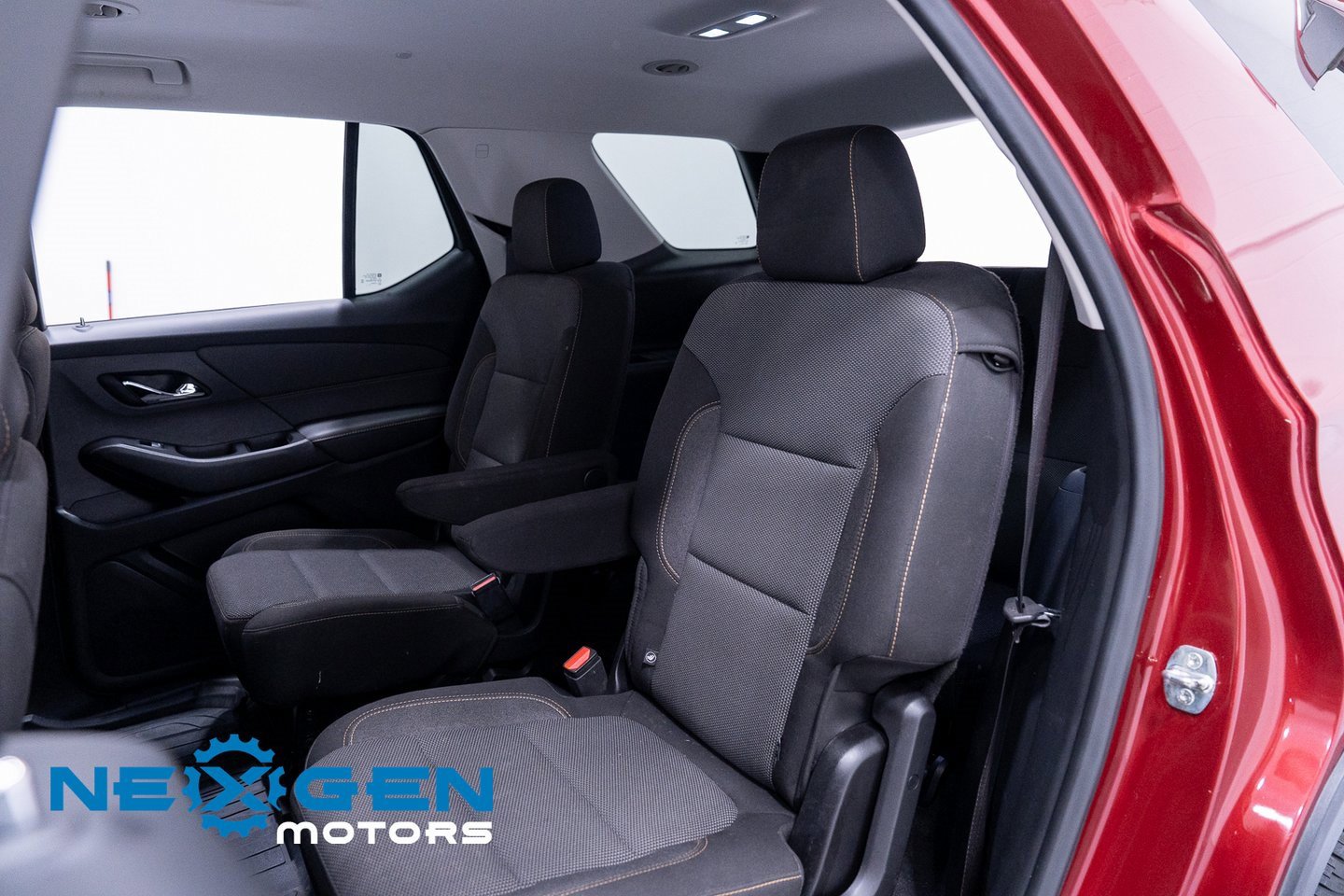 Used 2020 Chevrolet Traverse LT image 40