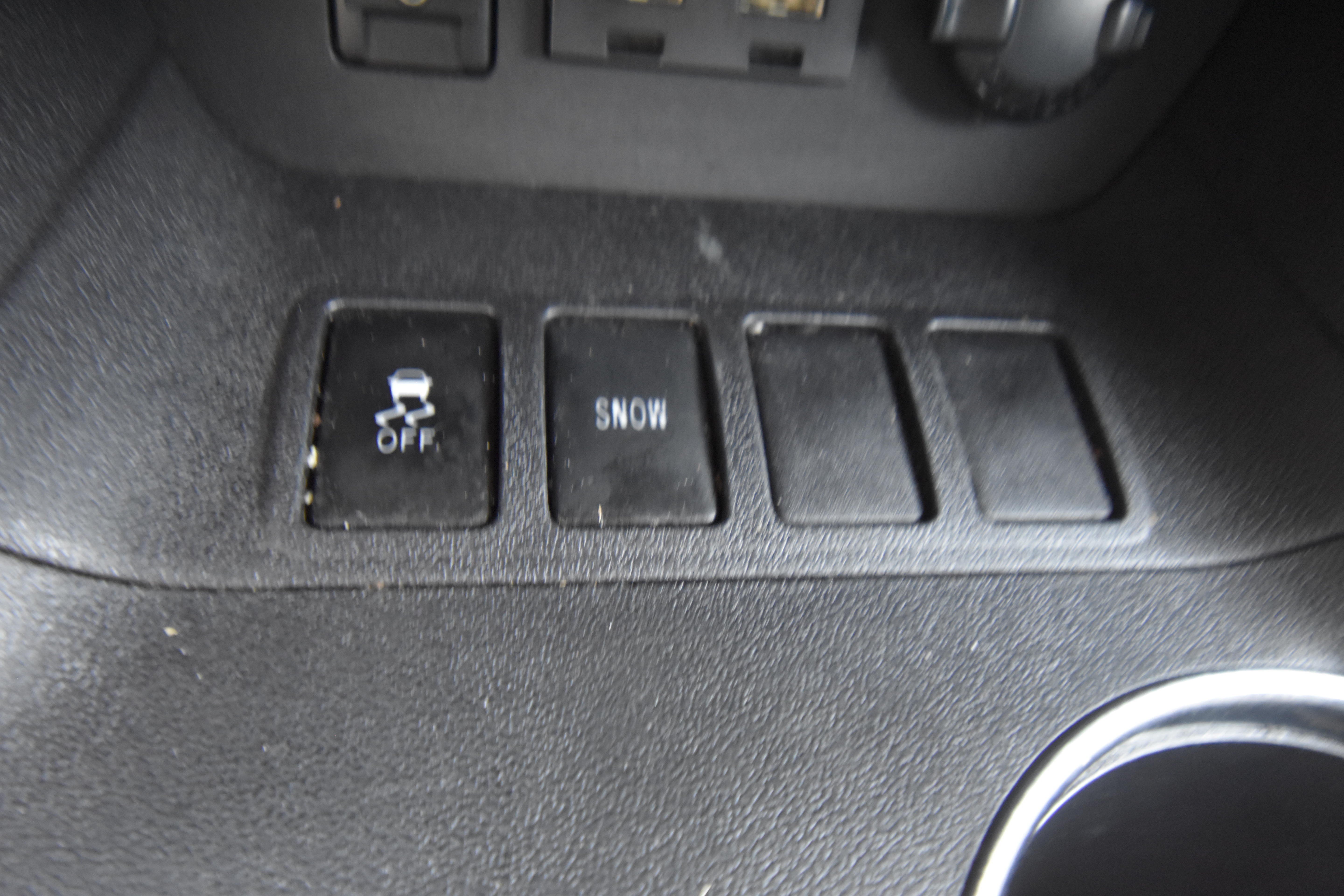 Used 2019 Toyota Highlander LE FWD image 16
