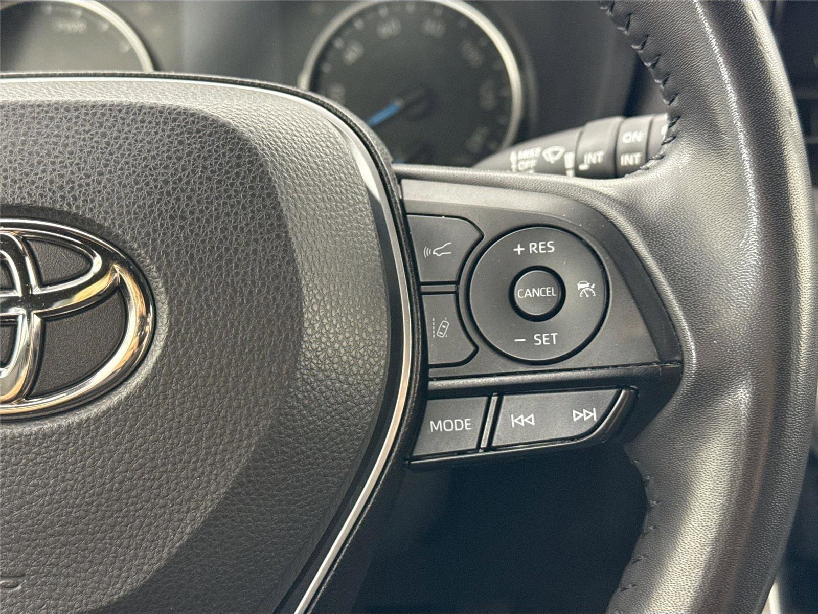 Certified 2022 Toyota RAV4 SE image 17
