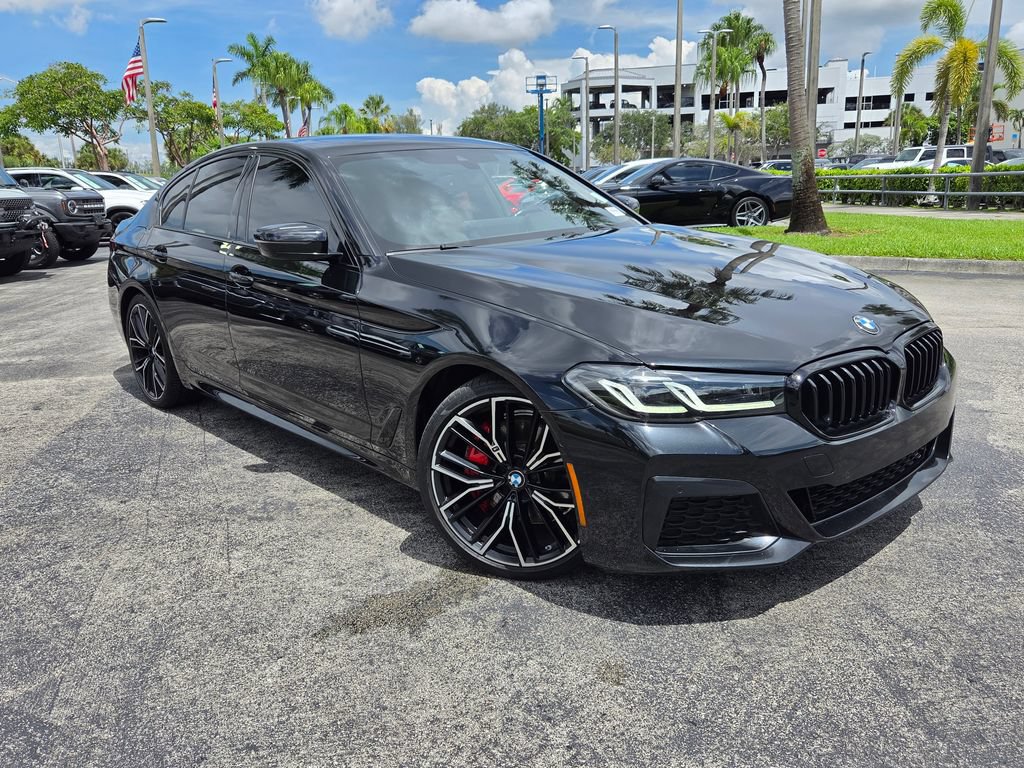 Used 2022 BMW 530i w/ M Sport Package RWD image 2
