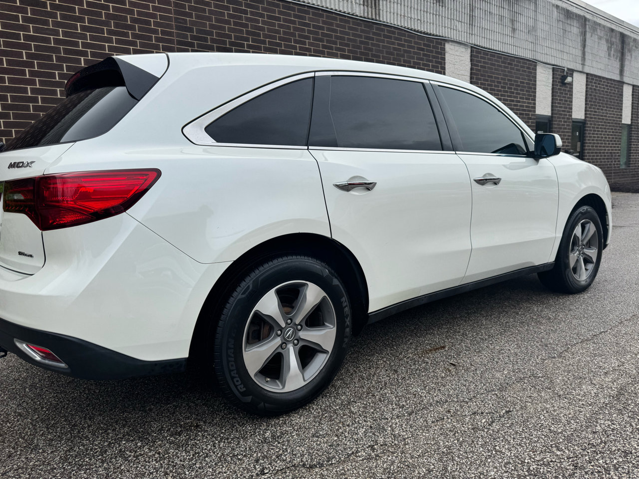 Used 2016 Acura MDX SH-AWD image 32