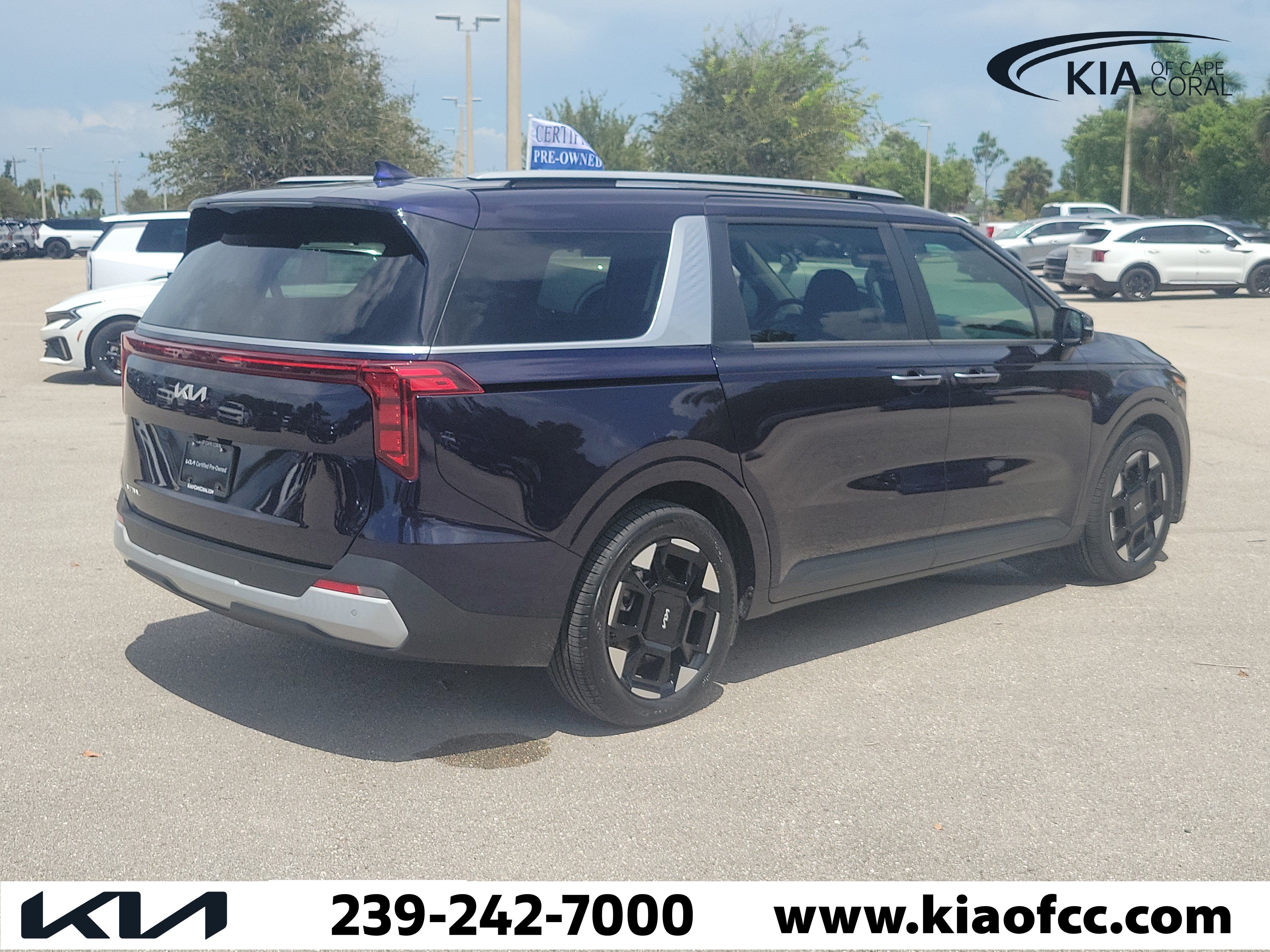 Certified 2025 Kia Carnival EX FWD image 6