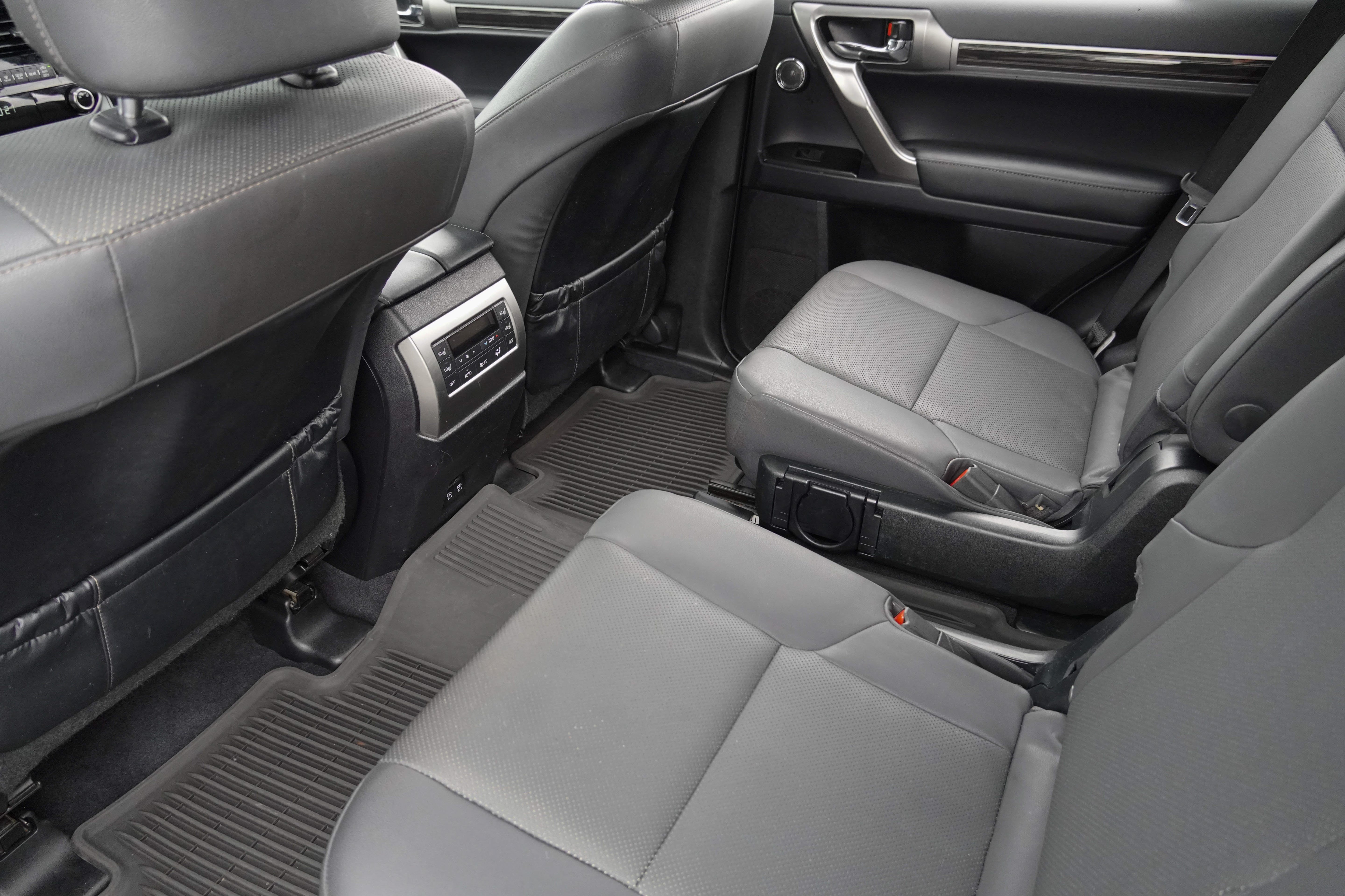 Used 2022 Lexus GX 460 Premium w/ Accessory Package AWD/4WD image 34