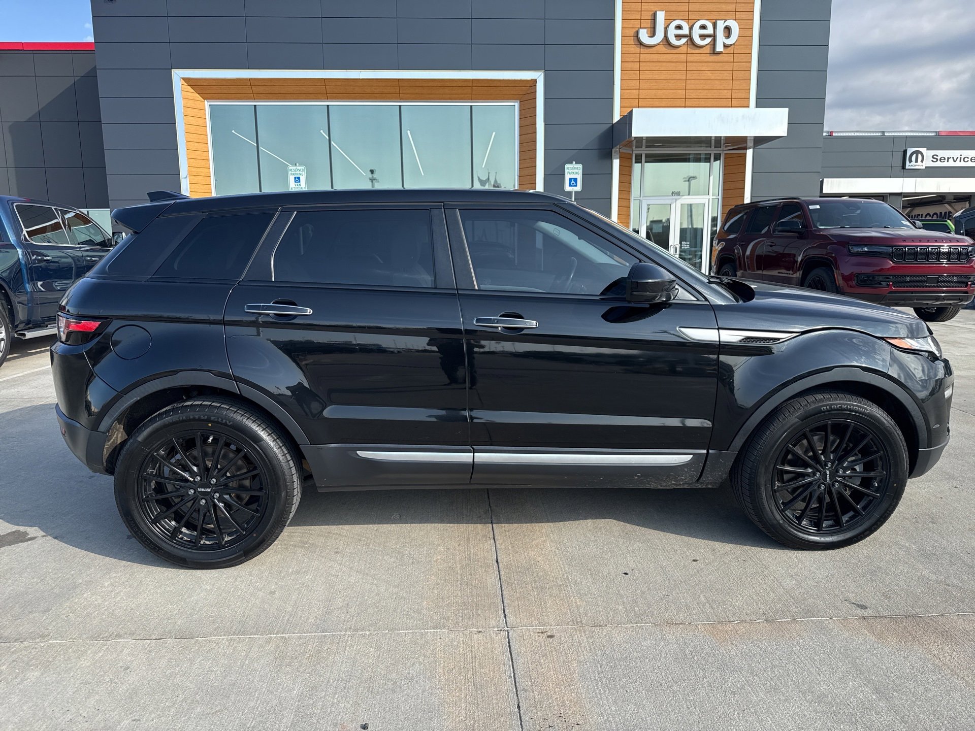 Used 2019 Land Rover Range Rover Evoque HSE image 8