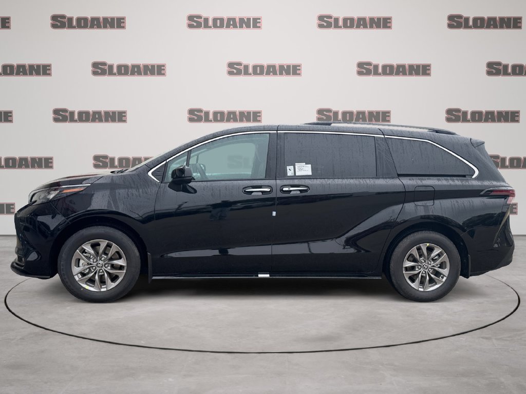 New 2026 Toyota Sienna XLE AWD/4WD image 2