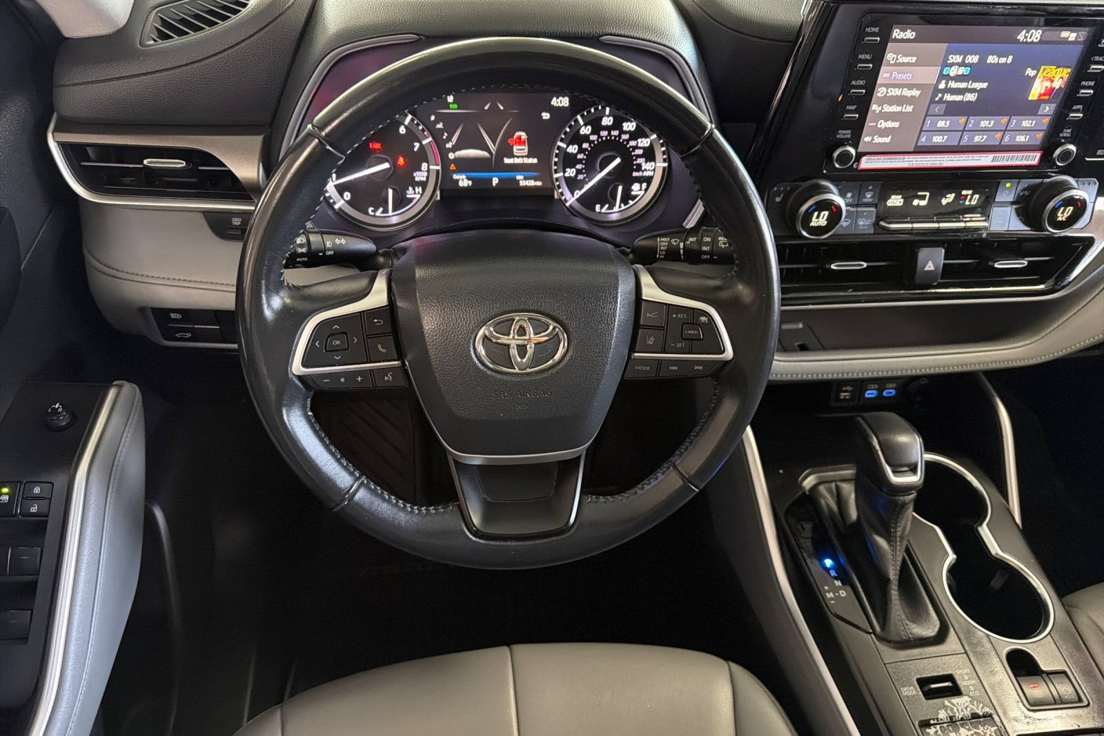 Used 2022 Toyota Highlander XLE AWD/4WD image 20