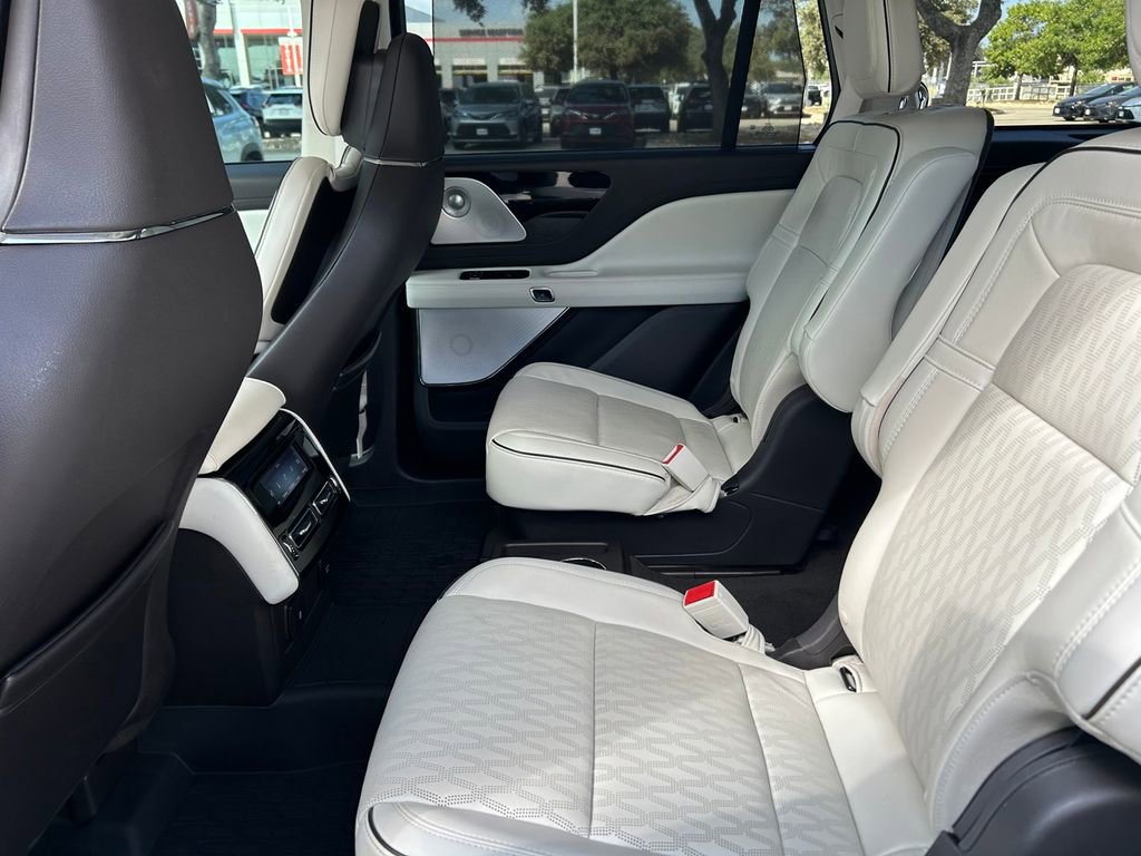 Used 2023 Lincoln Aviator Black Label image 13