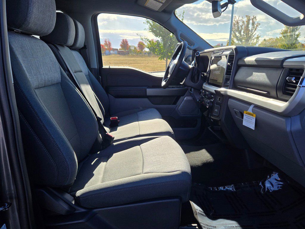 New 2026 Ford F350 XLT w/ XLT Premium Package image 5