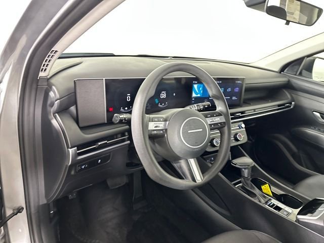 Used 2025 Hyundai Tucson SE FWD image 13