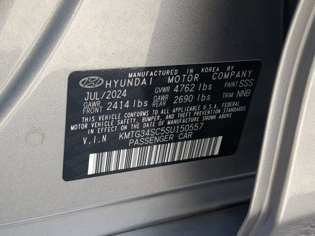 Used 2025 Genesis G70 2.5T RWD image 35