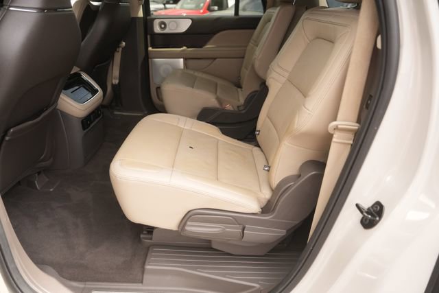 Used 2023 Lincoln Navigator L Reserve image 12