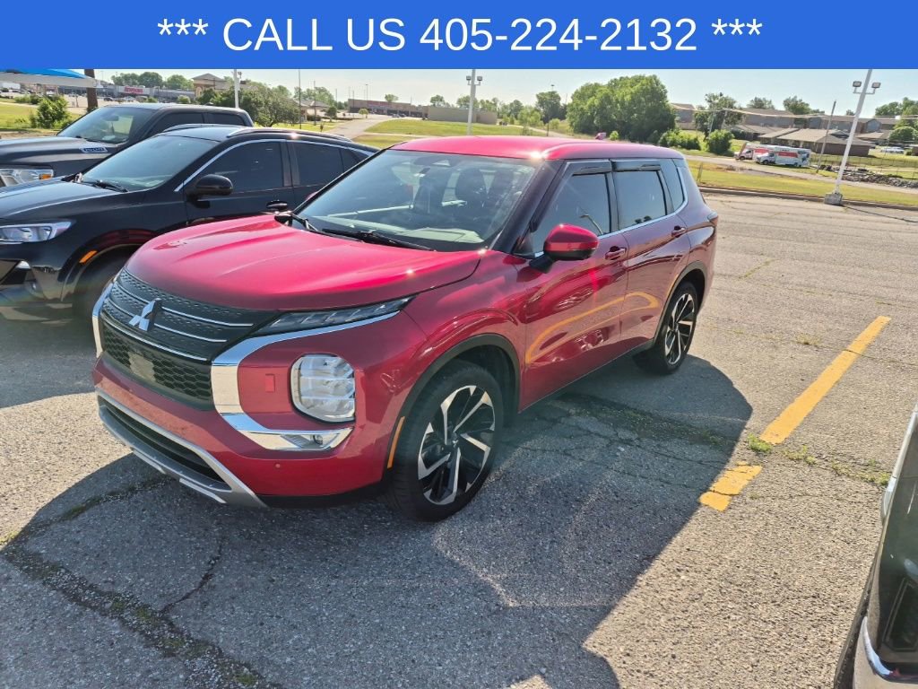 Used 2023 Mitsubishi Outlander SE AWD/4WD image 1