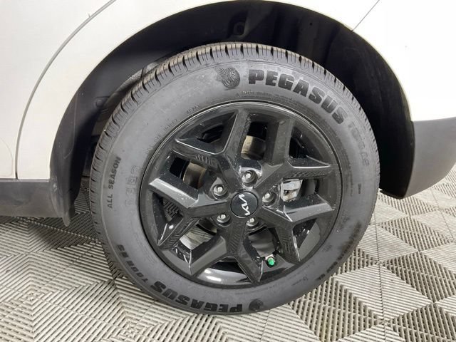 Used 2022 Kia Soul LX w/ Technology Package FWD image 9
