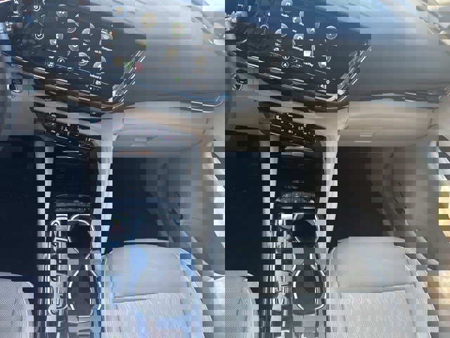 Used 2023 Buick Envision Avenir image 14