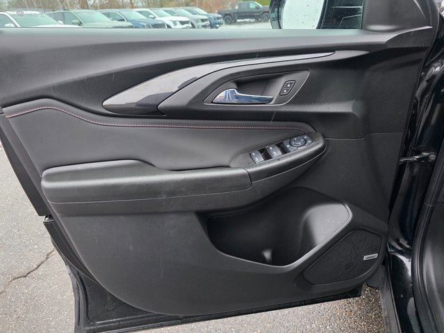 Used 2022 Chevrolet TrailBlazer RS w/ Technology Package image 23