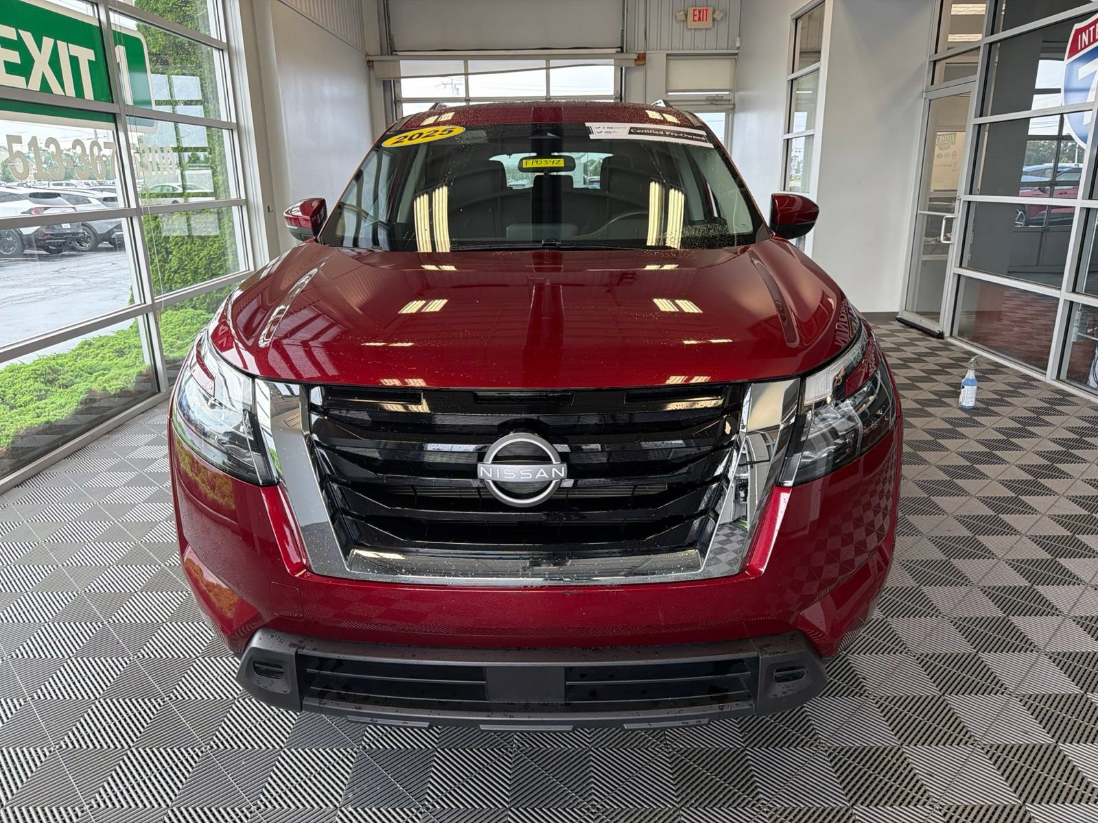 Used 2025 Nissan Pathfinder SV AWD/4WD image 2