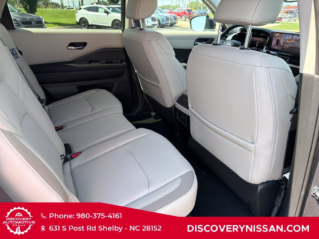 New 2026 Nissan Pathfinder SL FWD image 34