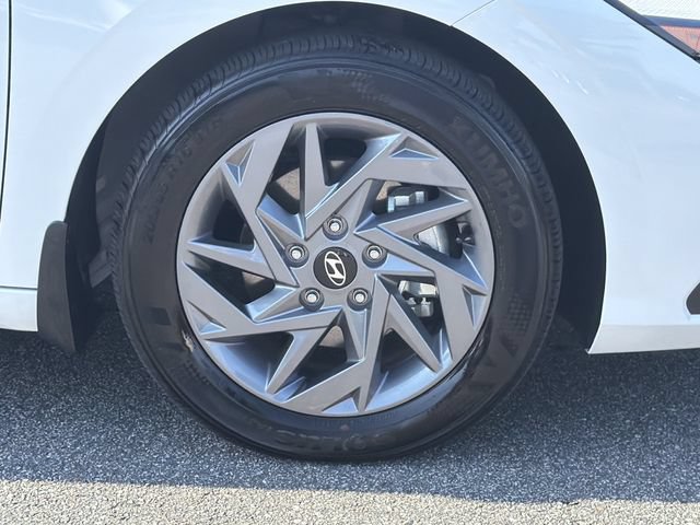Certified 2026 Hyundai Elantra Hybrid FWD image 12