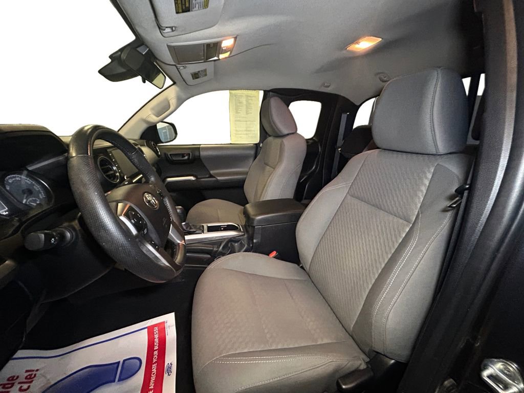 Used 2022 Toyota Tacoma SR5 w/ SR5 Appearance Package (SM) image 7