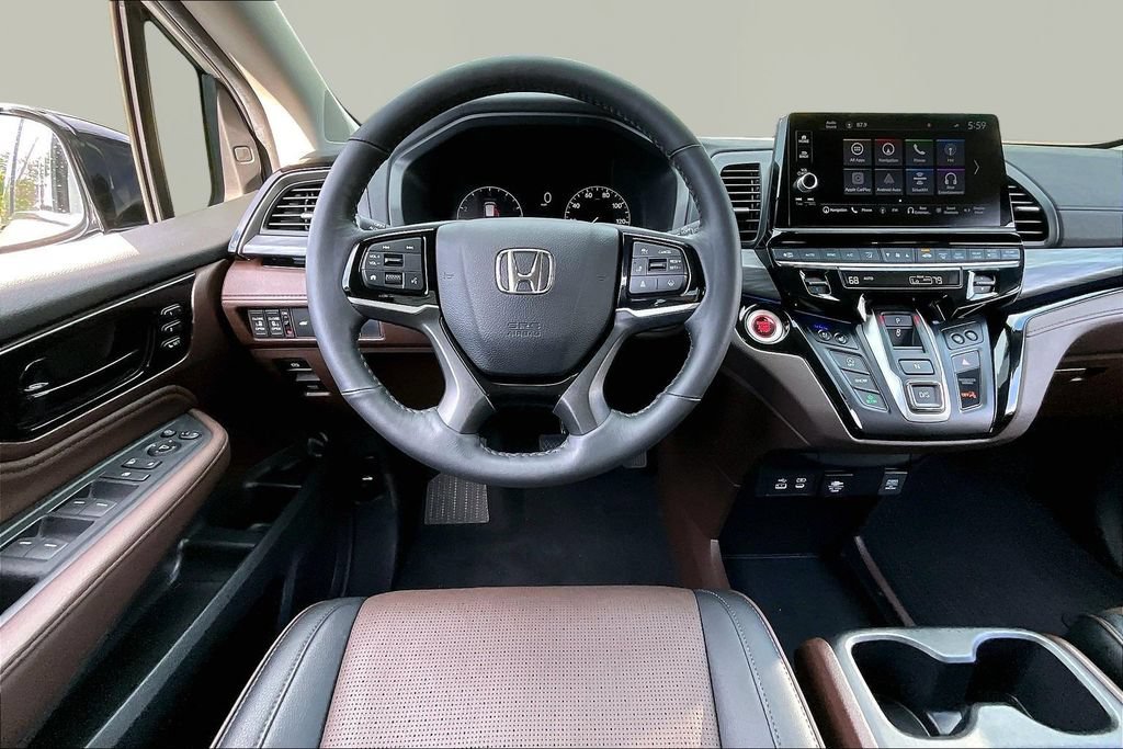 Used 2025 Honda Odyssey Elite image 9