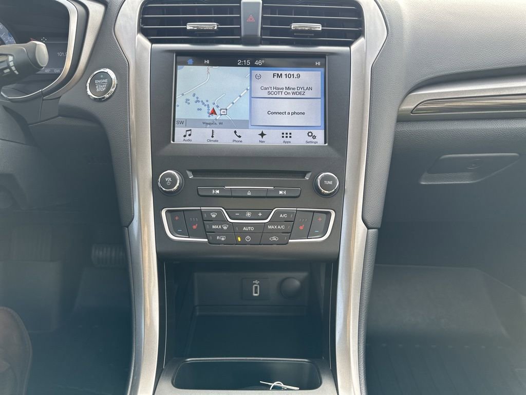 Used 2018 Ford Fusion SE w/ Fusion SE Technology Package image 19
