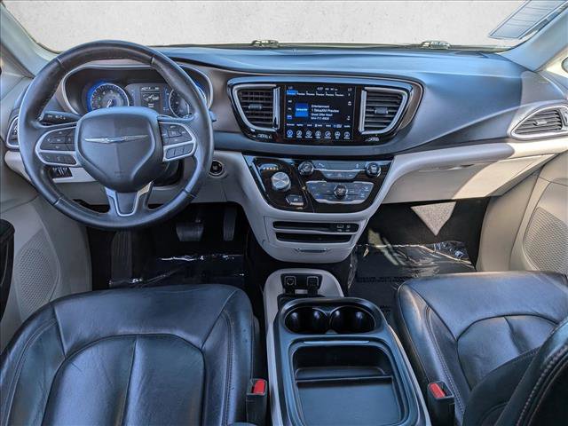 Used 2017 Chrysler Pacifica Touring-L image 24
